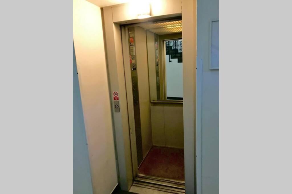 Stylový byt v srdci Prahy Praha Exteriér fotografie